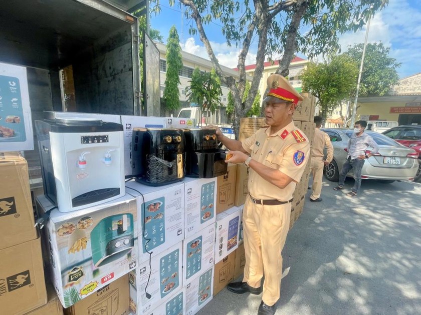 Hà Tĩnh mạnh tay xử lý hàng hóa không rõ nguồn gốc vận chuyển đi tiêu thụ