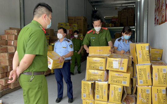 Công an Hà Nội: Kiểm tra, xử lý hàng loạt vi phạm thương mại