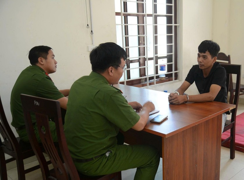 Mang hai tiền án, thanh niên bắt cóc con bạn gái để “níu tình”