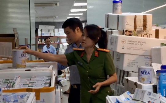 Phát hiện kho hàng nhập lậu quy mô lớn tại phố Bạch Mai, Hà Nội