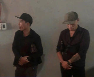 Tạm giữ hình sự 2 đối tượng rút súng đe dọa tài xế tại đèo Đá Trắng