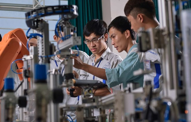 Cơ chế, chính sách hợp tác công tư trong phát triển khoa học, công nghệ và chuyển đổi số